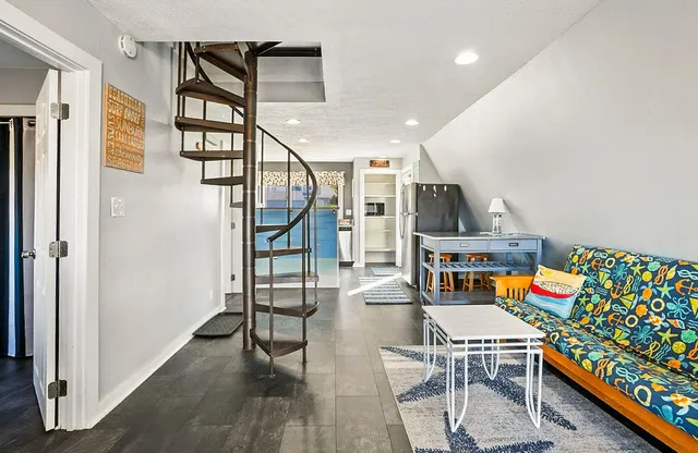 $1,200,000 | 111 Mile Stretch Road, Biddeford, ME 04005