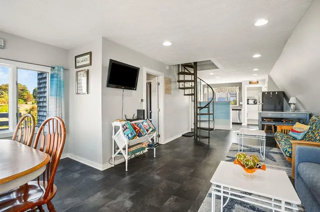 $1,200,000 | 111 Mile Stretch Road, Biddeford, ME 04005