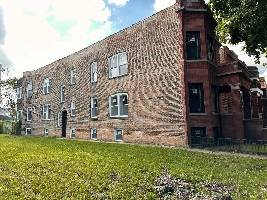 6331 South Elizabeth Street Chicago, IL 60636 - Photo 2 of 45