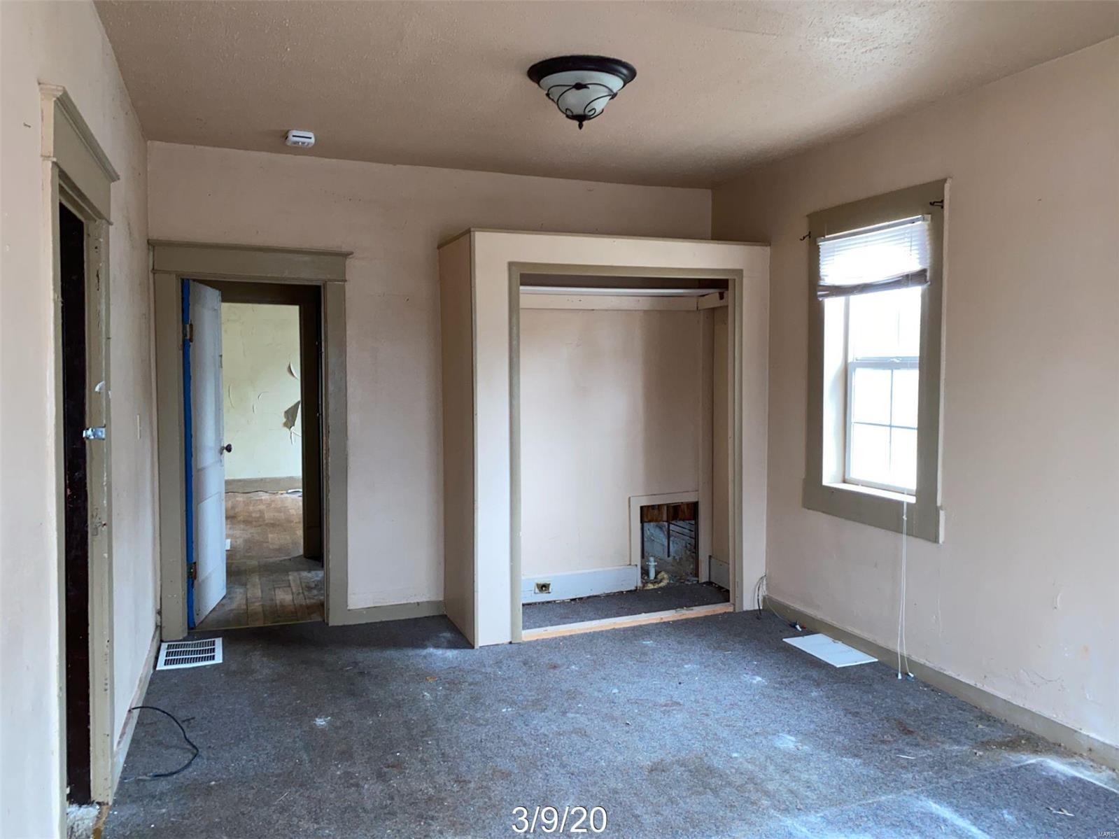 2213 Locust Avenue Alton, IL 62002 - Photo 11 of 14 Gallery Image 11