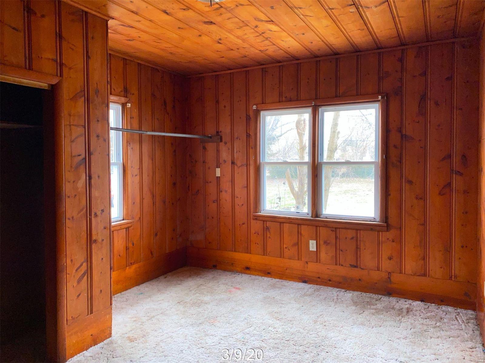 2213 Locust Avenue Alton, IL 62002 - Photo 12 of 14 Gallery Image 12