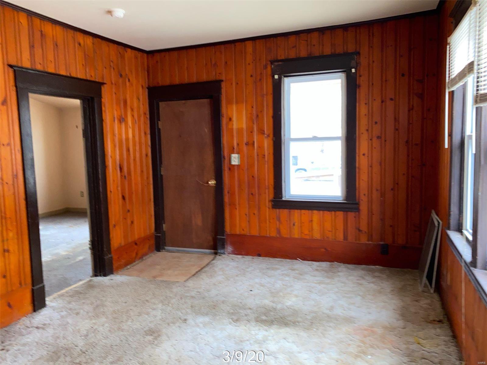 2213 Locust Avenue Alton, IL 62002 - Photo 7 of 14 Gallery Image 7