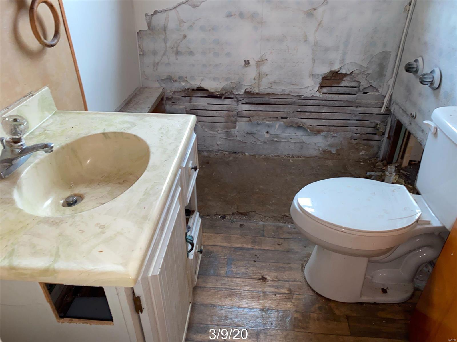 2213 Locust Avenue Alton, IL 62002 - Photo 9 of 14 Gallery Image 9