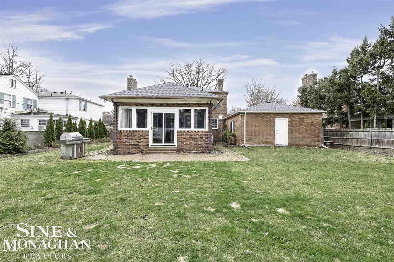 34 Edgemere Road Grosse Pointe, MI 48236 - Photo 46 of 67 50073675-45.JPG
