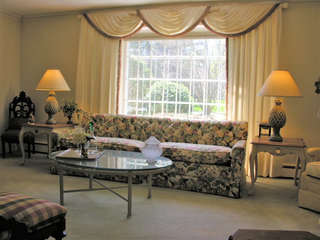 4 Lantern Road Framingham, MA 01702 - Photo 4 of 29