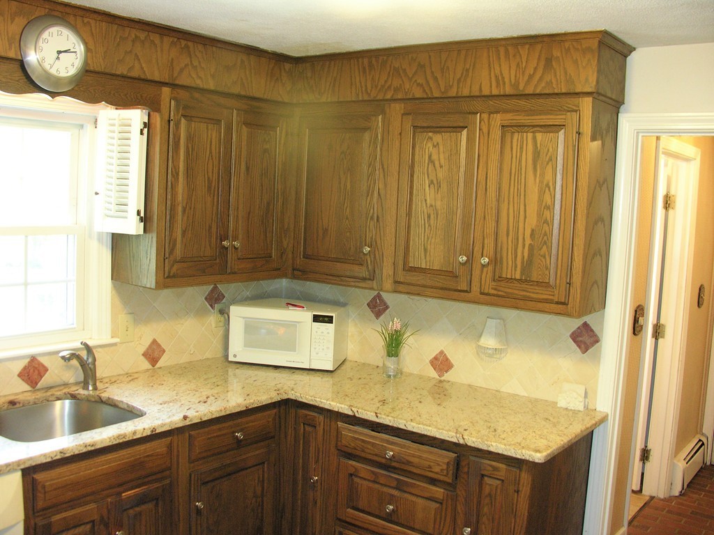 4 Lantern Road Framingham, MA 01702 - Photo 7 of 29