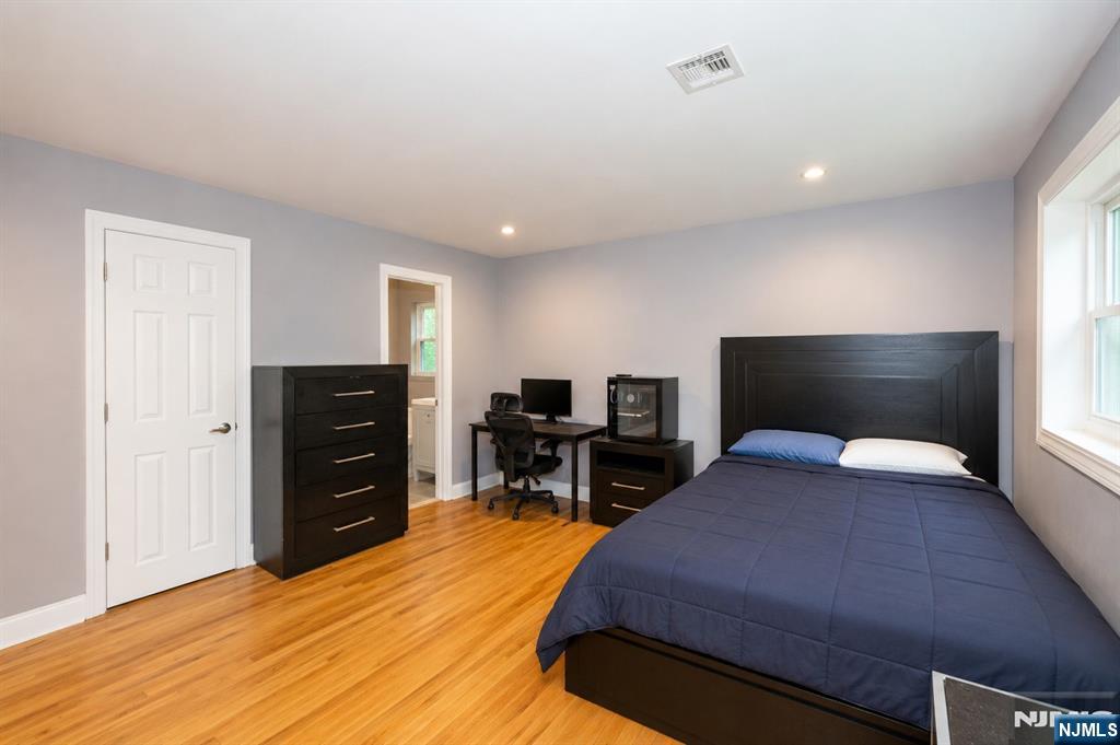 375 Queens Court Ridgewood, NJ 07450 - Photo 22 of 50