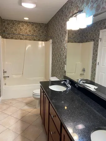$2,700 | 3478 Rivers Edge Dr., St. Joseph, MI 49085