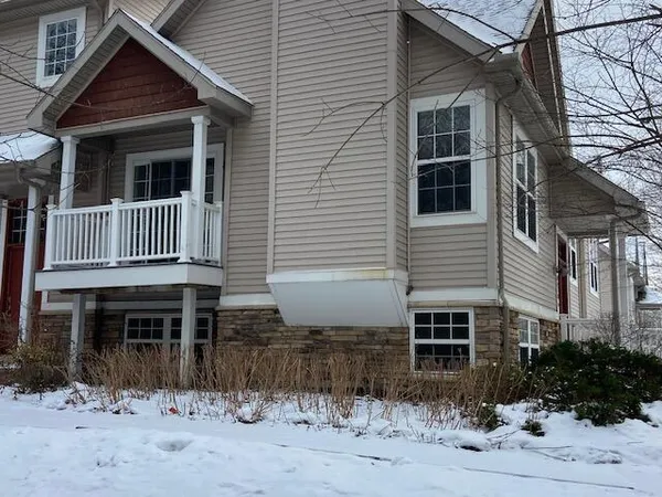 $2,700 | 3478 Rivers Edge Dr., St. Joseph, MI 49085