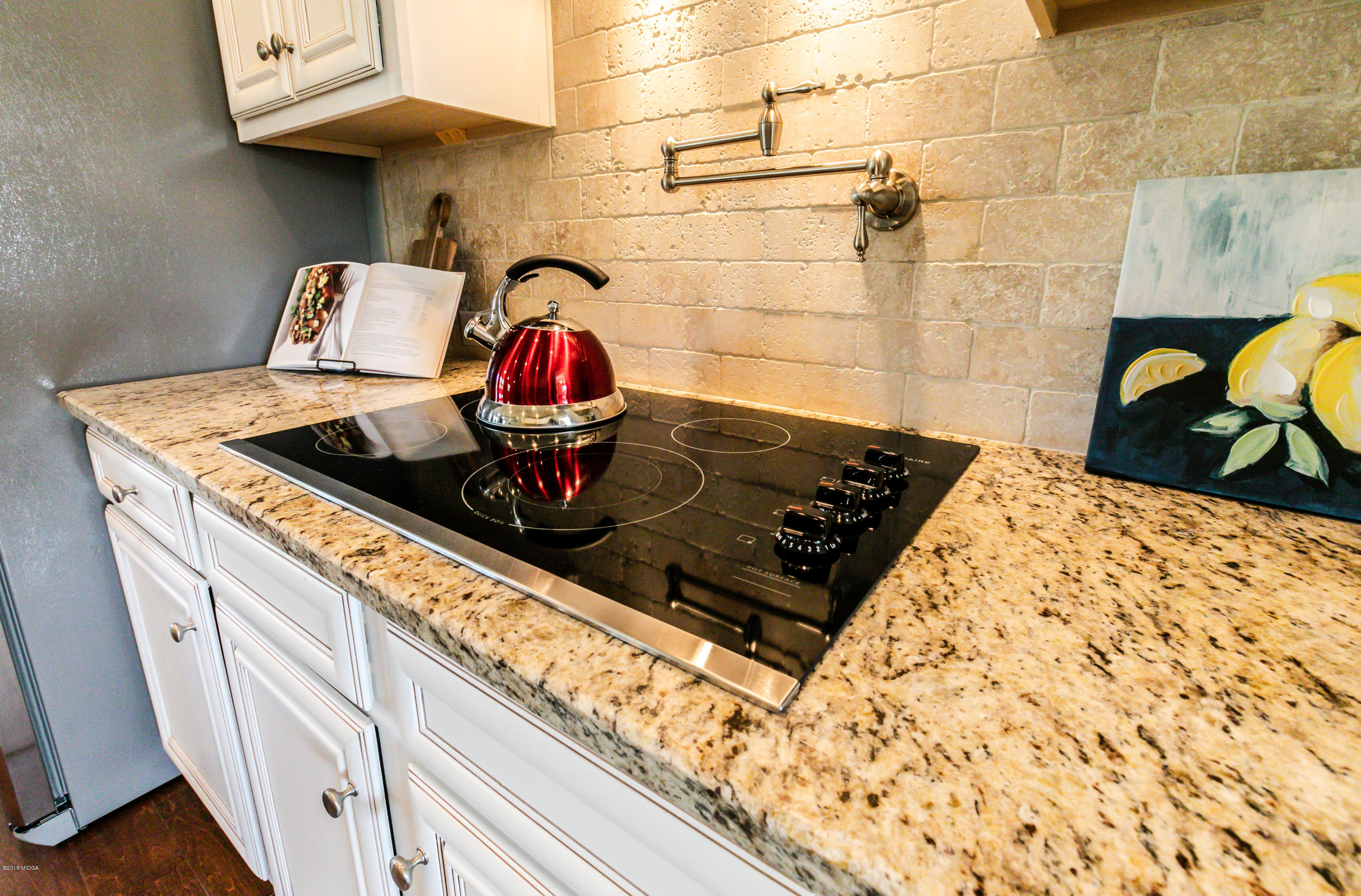 160 Homestead Circle Forsyth, GA 31029 - Photo 10 of 40 a close view of stove