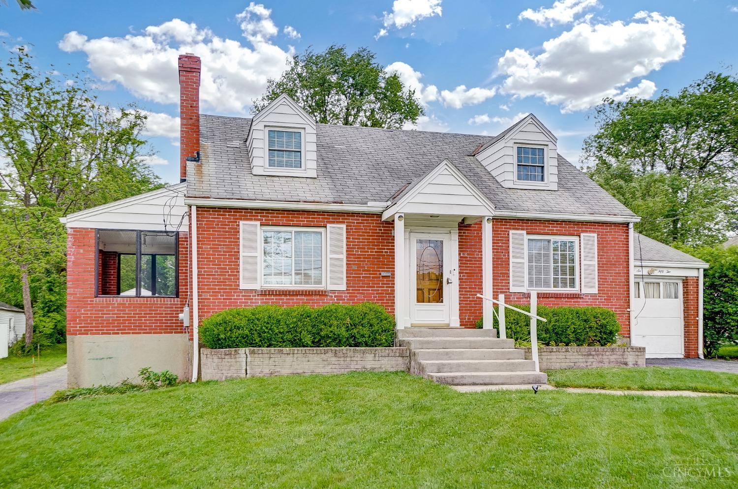 6652 Dawson Road Madeira, OH 45243 - Photo 3 of 36