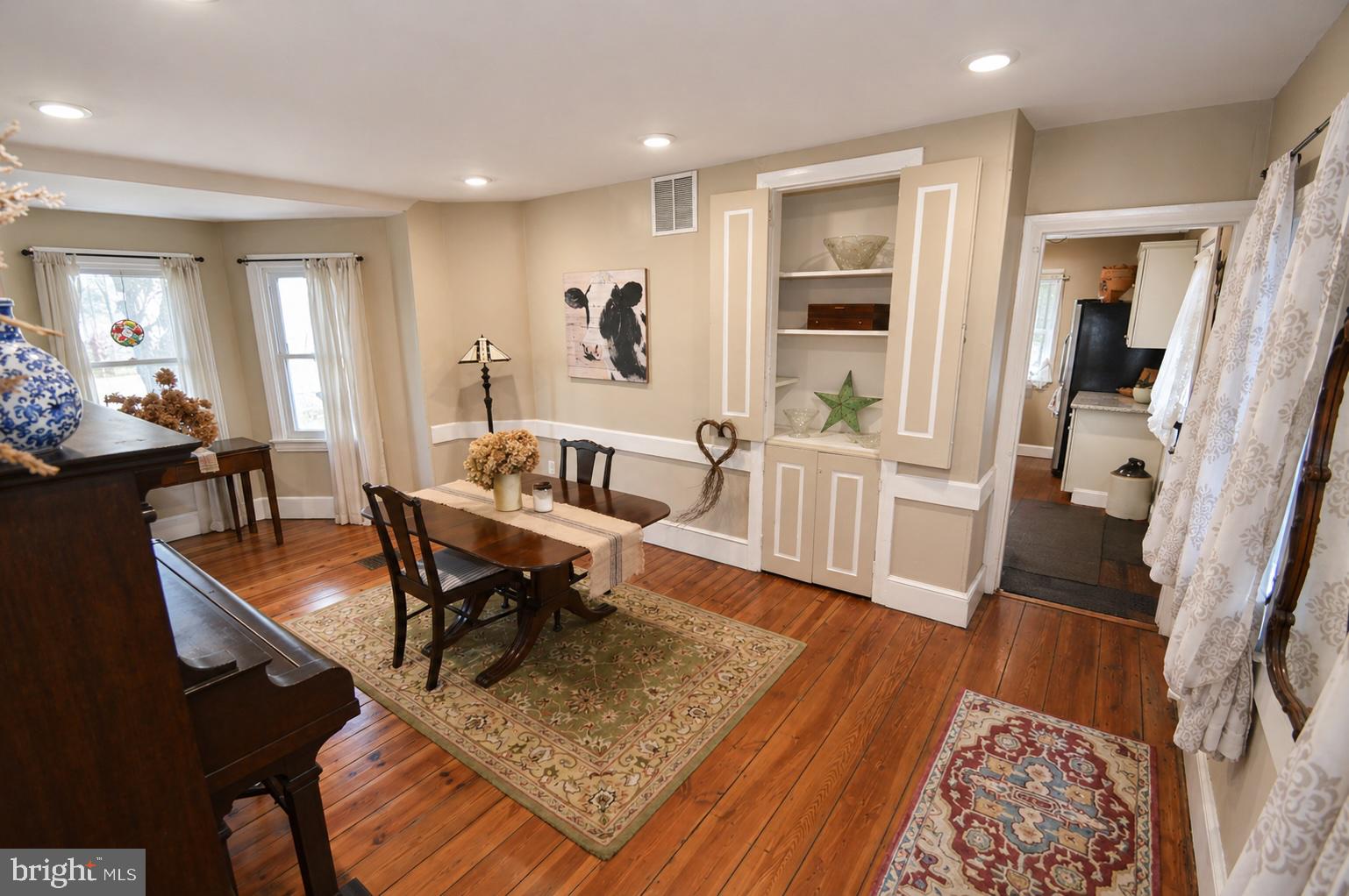 129 Buttonwood Street Mount Holly, NJ 08060 - Photo 8 of 31 Dinning Room