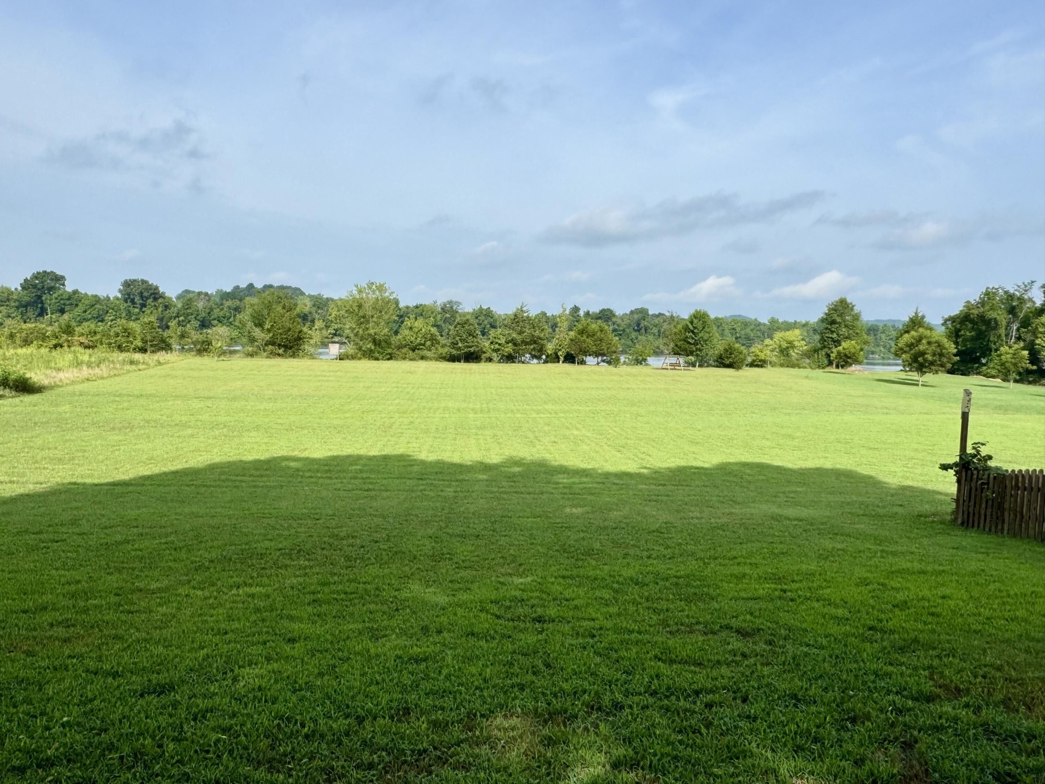 70 Espalier Drive Decatur, TN 37322 - Photo 5 of 7 a view of an ocean and a mountain