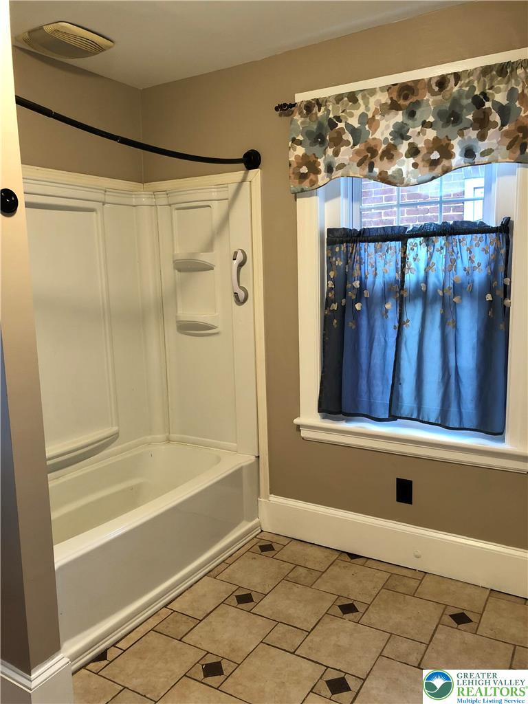 1214 Maple Street Bethlehem, PA 18018 - Photo 11 of 13