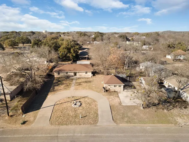 $349,000 | 801 1/2 East Ave C, Lampasas, TX 76550