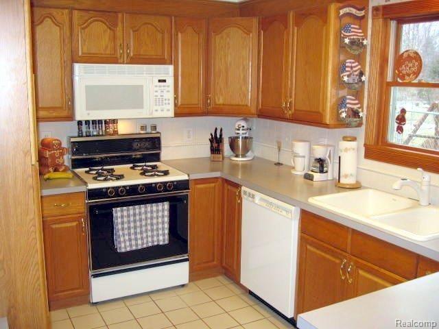 4801 Atkins Road North Street, MI 48049 - Photo 6 of 21 NICE WORK AREA