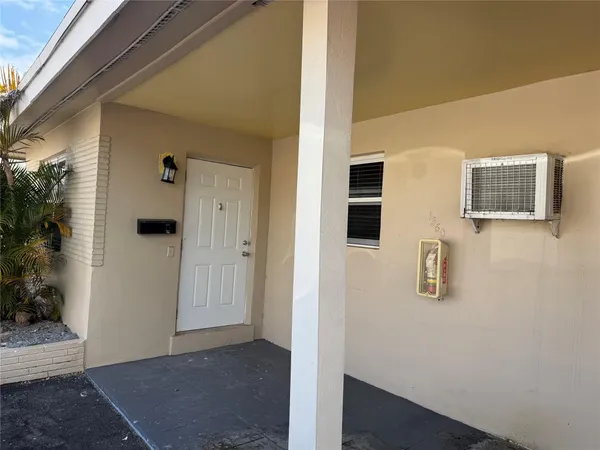 $2,000 | 1360 Southeast 3rd Court, Deerfield Beach, FL 33441