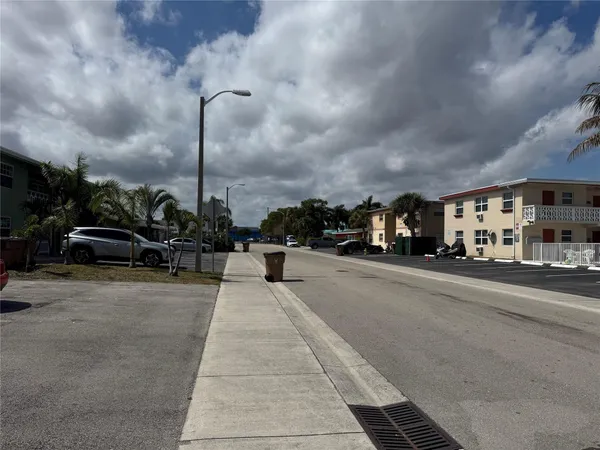 $2,000 | 1360 Southeast 3rd Court, Deerfield Beach, FL 33441
