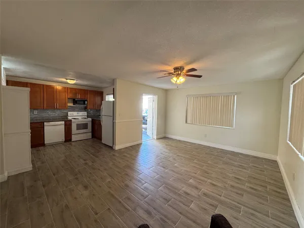 $2,000 | 1360 Southeast 3rd Court, Deerfield Beach, FL 33441