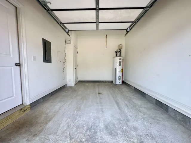 $1,545 | 1170 Meadowhill Lane, Unit B, Clarksville, TN 37043