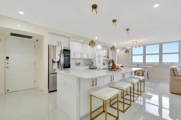 $3,800 | 5440 North Ocean Drive, Unit 1002, Singer Island, FL 33404