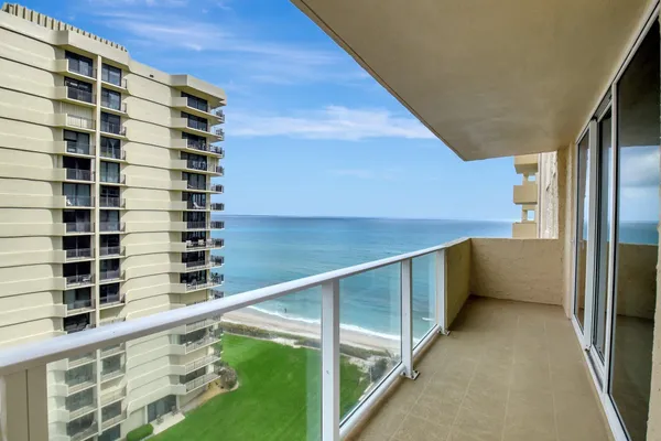 $3,800 | 5440 North Ocean Drive, Unit 1002, Singer Island, FL 33404