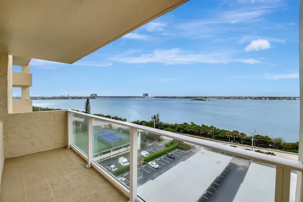 $3,800 | 5440 North Ocean Drive, Unit 1002, Singer Island, FL 33404