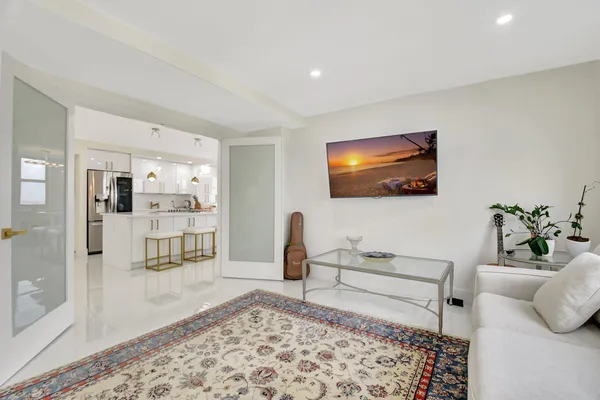 $3,800 | 5440 North Ocean Drive, Unit 1002, Singer Island, FL 33404