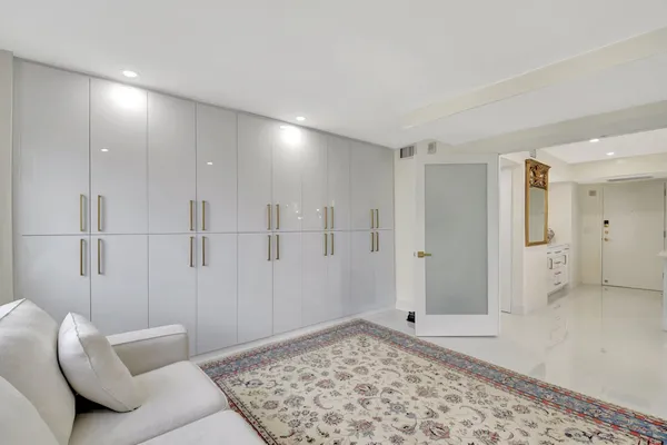 $3,800 | 5440 North Ocean Drive, Unit 1002, Singer Island, FL 33404