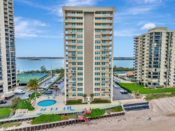 $3,800 | 5440 North Ocean Drive, Unit 1002, Singer Island, FL 33404