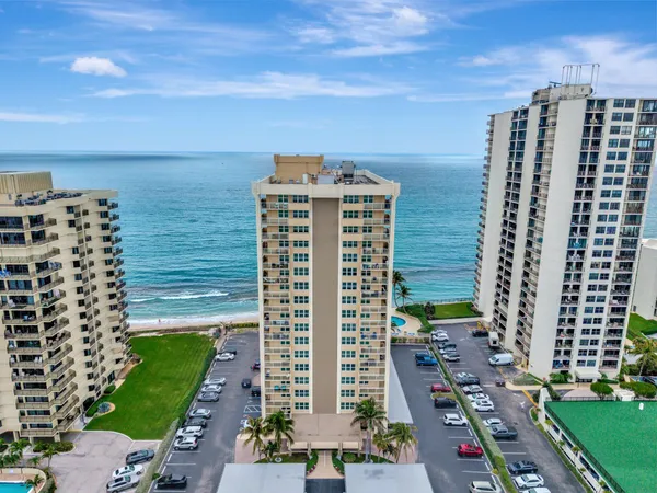 $3,800 | 5440 North Ocean Drive, Unit 1002, Singer Island, FL 33404