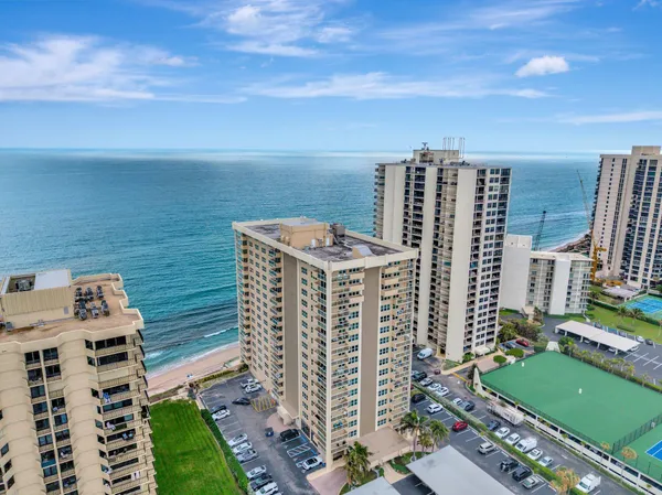 $3,800 | 5440 North Ocean Drive, Unit 1002, Singer Island, FL 33404