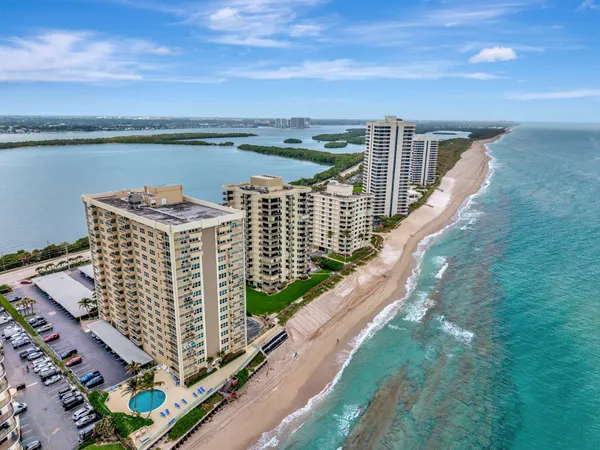 $3,800 | 5440 North Ocean Drive, Unit 1002, Singer Island, FL 33404