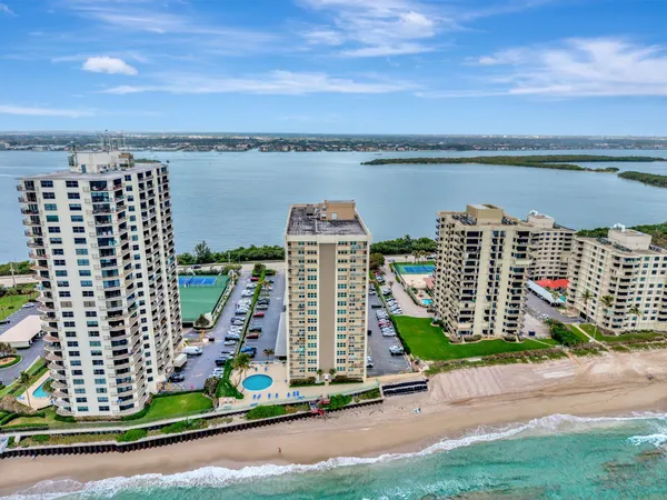 $3,800 | 5440 North Ocean Drive, Unit 1002, Singer Island, FL 33404