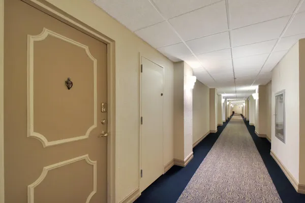 $3,800 | 5440 North Ocean Drive, Unit 1002, Singer Island, FL 33404