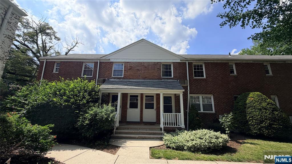 51 Clark Court Rutherford, NJ 07070 - Photo 2 of 8