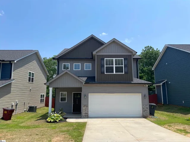 $285,000 | 203 Rosewood Circle, Duncan, SC 29334