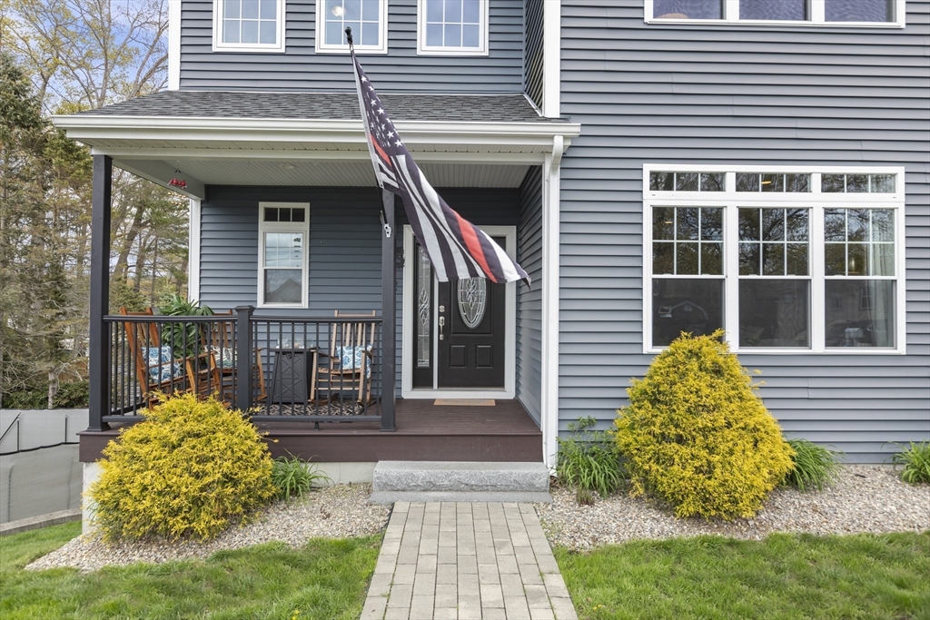 32 Colonial Road Webster, MA 01570 - Photo 3 of 42 Gallery Image 3
