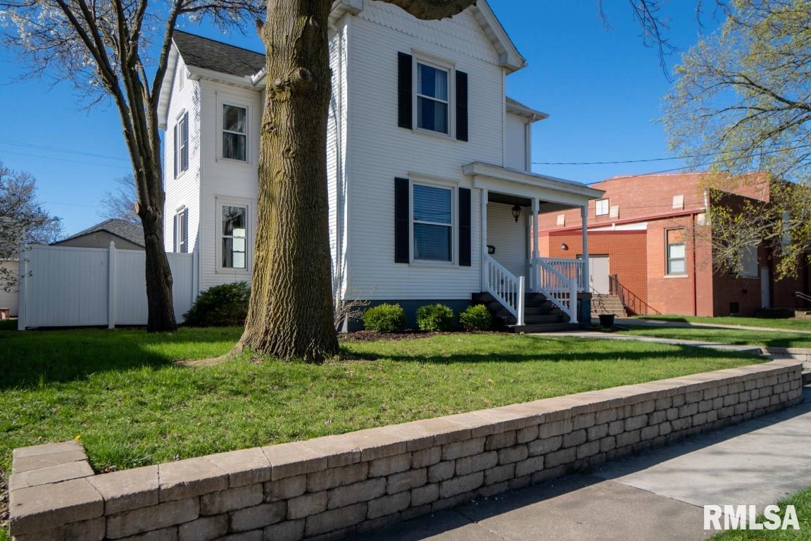 606 Walnut Street Washington, IL 61571 - Photo 3 of 36 Gallery Image 3