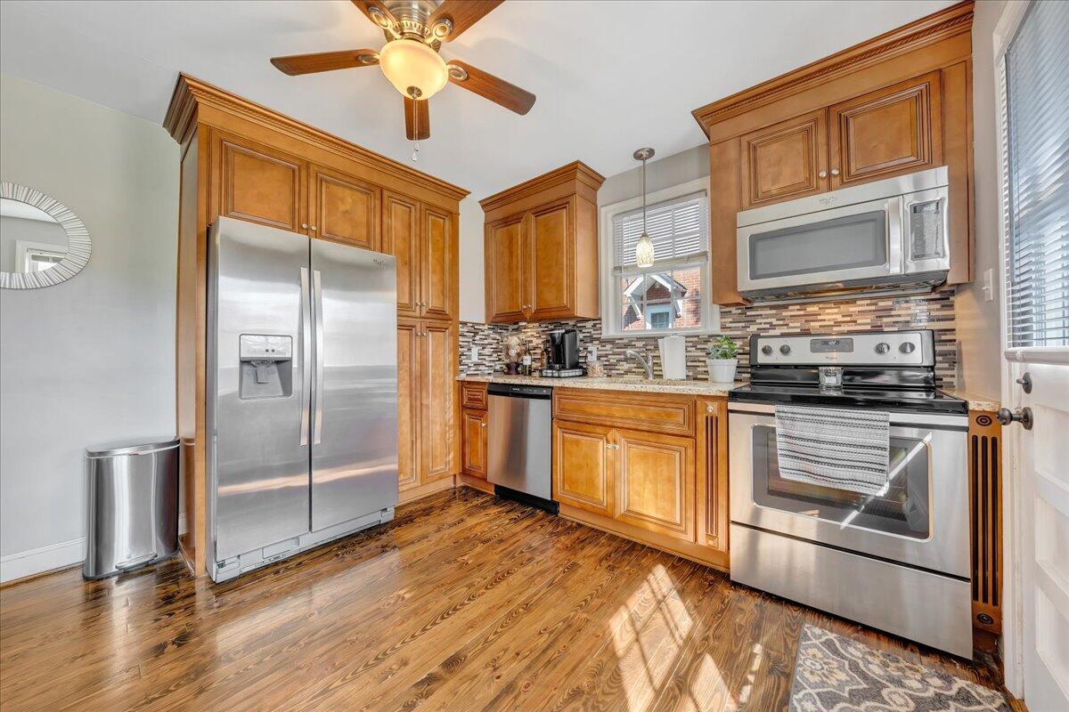 2438 Livingston Road Southwest Roanoke, VA 24015 - Photo 11 of 33 12-MIB06083