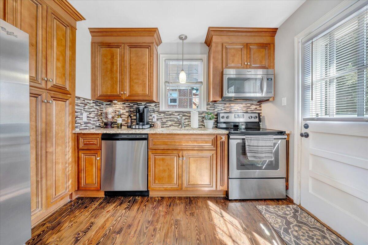 2438 Livingston Road Southwest Roanoke, VA 24015 - Photo 14 of 33 15-MIB06116