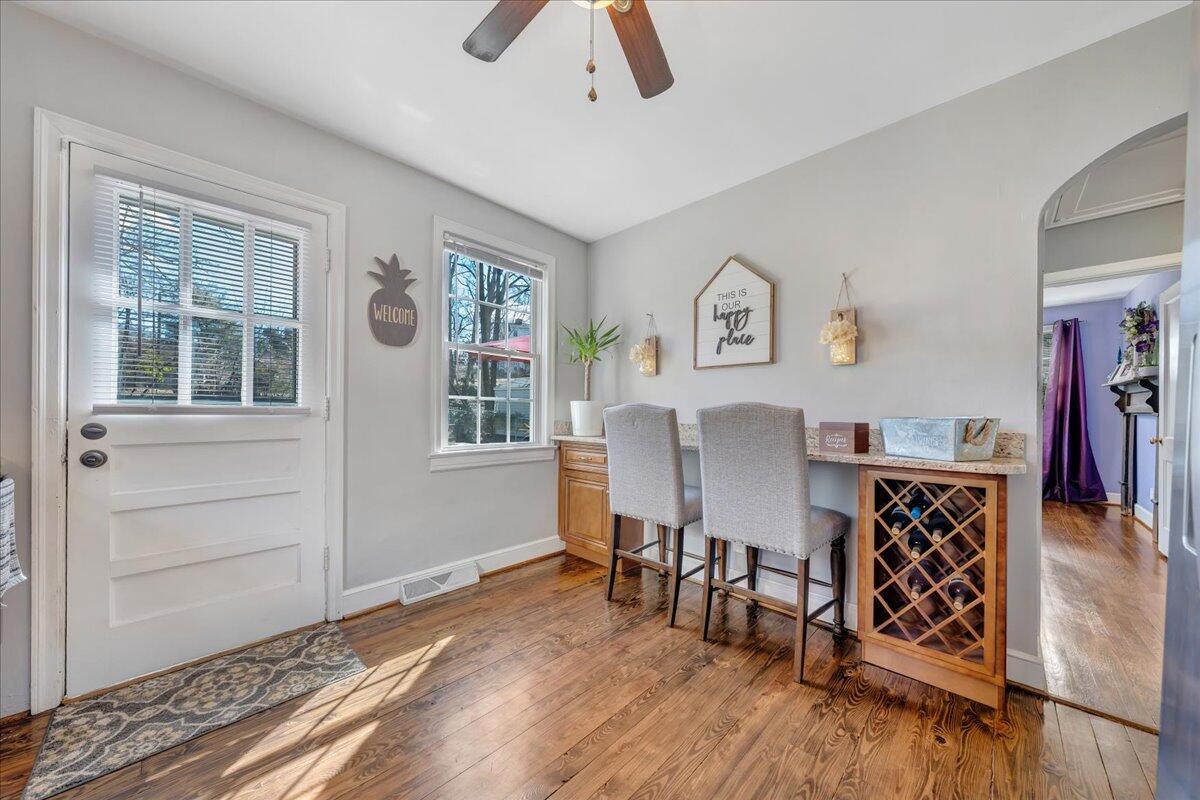 2438 Livingston Road Southwest Roanoke, VA 24015 - Photo 15 of 33 16-MIB06092