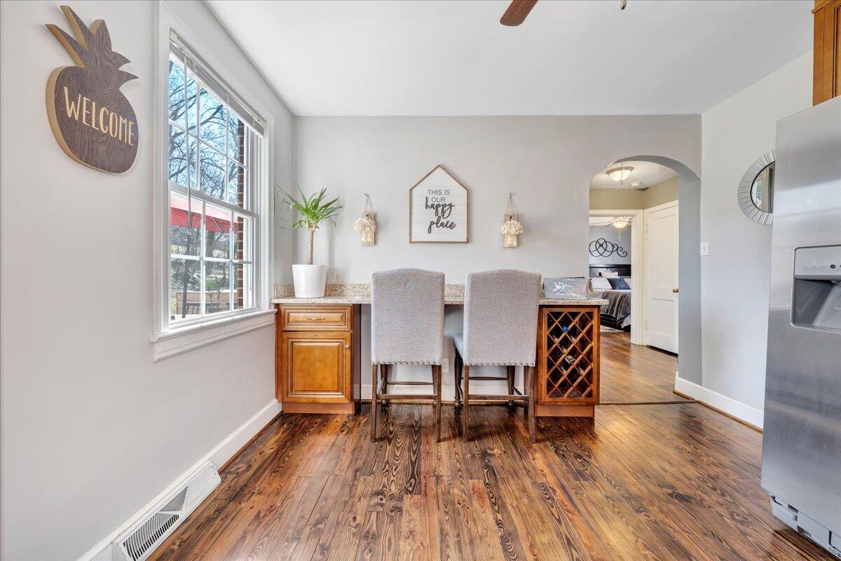 2438 Livingston Road Southwest Roanoke, VA 24015 - Photo 16 of 33 18-MIB06119