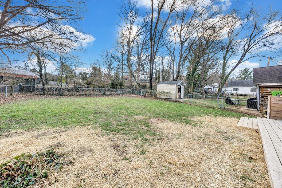2438 Livingston Road Southwest Roanoke, VA 24015 - Photo 31 of 33 33-MIB06164