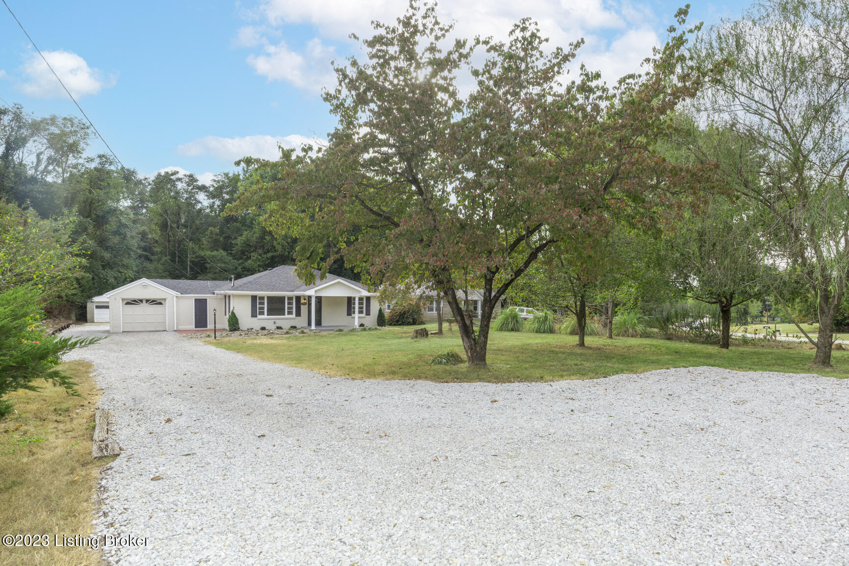 4704 Valley Station Road Louisville, KY 40272 - Photo 3 of 55 4704 Valley Station Rd-2