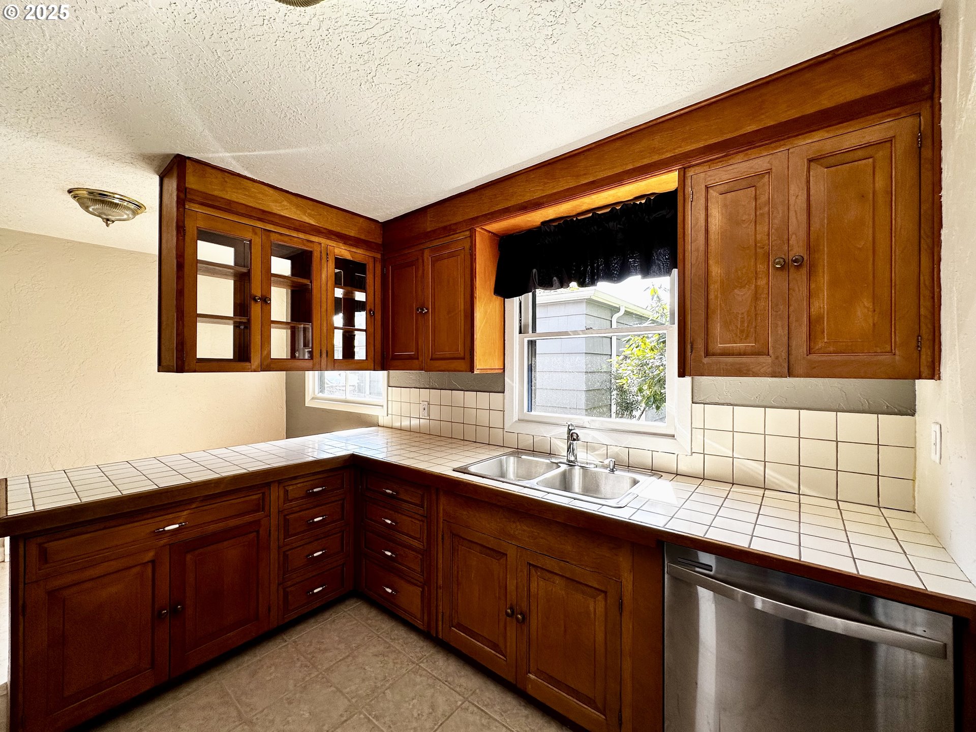 550 Southeast 2nd Street Gresham, OR 97080 - Photo 8 of 19