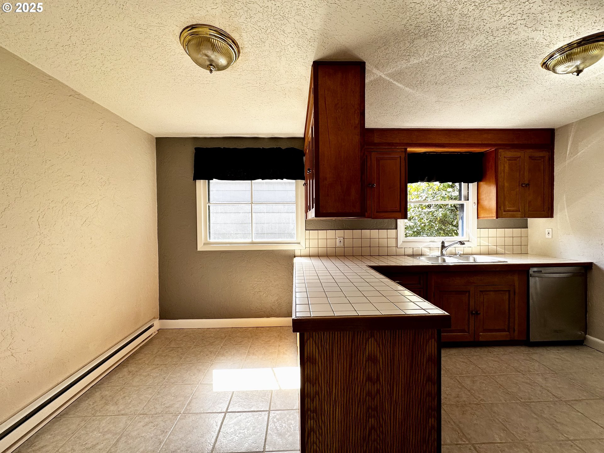 550 Southeast 2nd Street Gresham, OR 97080 - Photo 10 of 19