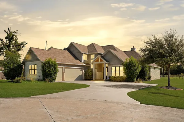 $715,000 | 32703 Warbler Court, Fulshear, TX 77441