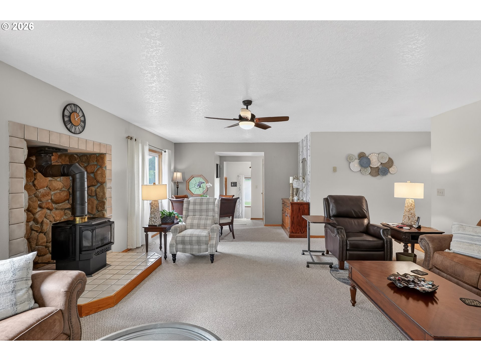 5833 Southwest Garden Home Road Portland, OR 97219 - Photo 11 of 43 Living Room
