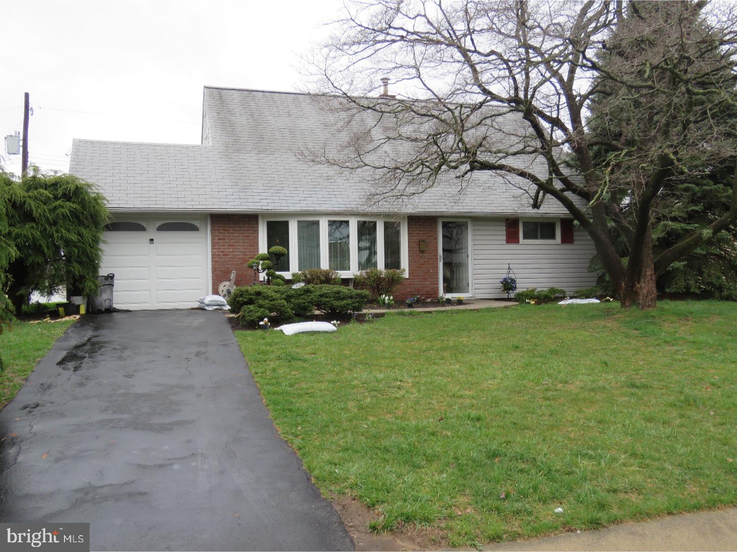 40 Candytuft Road Levittown, PA 19057 - Photo 1 of 13 Gallery Image 1